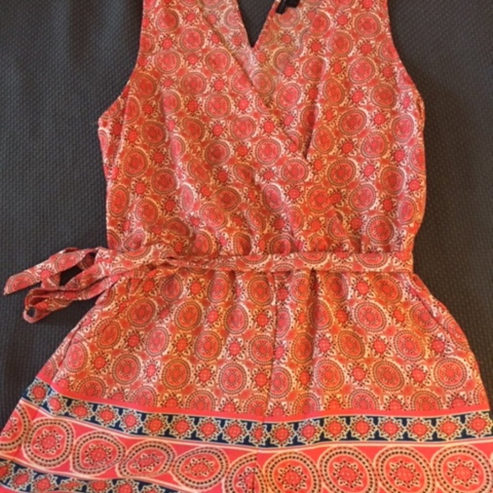 NWOT Bright Fun Romper With Pockets